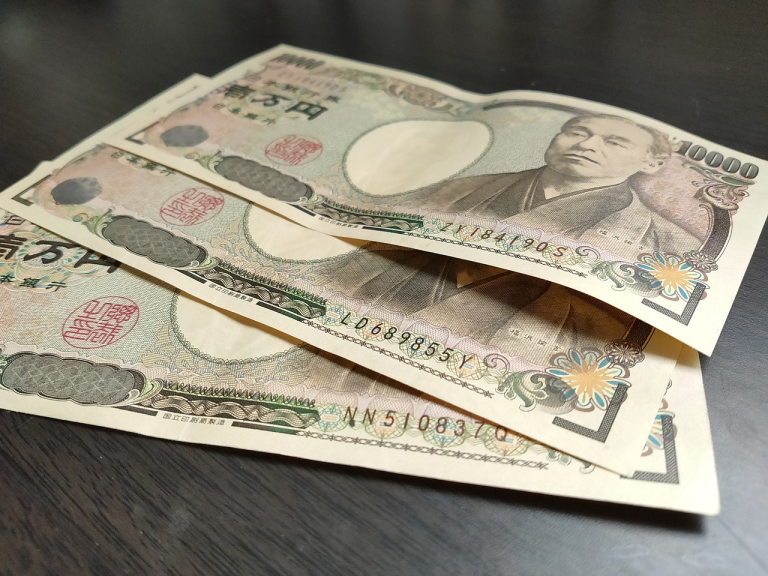 留学するにはどのくらいの費用がかかる？留学費用を工面する方法もご紹介！